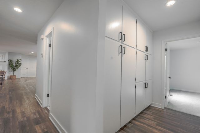 104 N Burr Oak Rd, Wichita, KS 67206