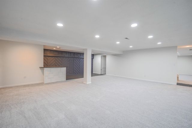 104 N Burr Oak Rd, Wichita, KS 67206