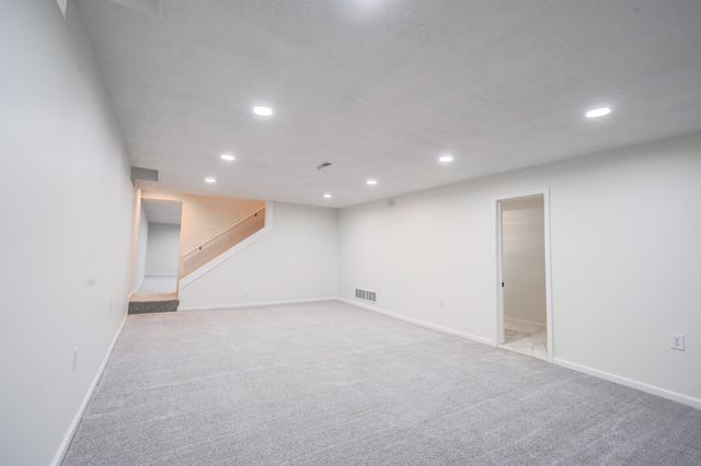 104 N Burr Oak Rd, Wichita, KS 67206