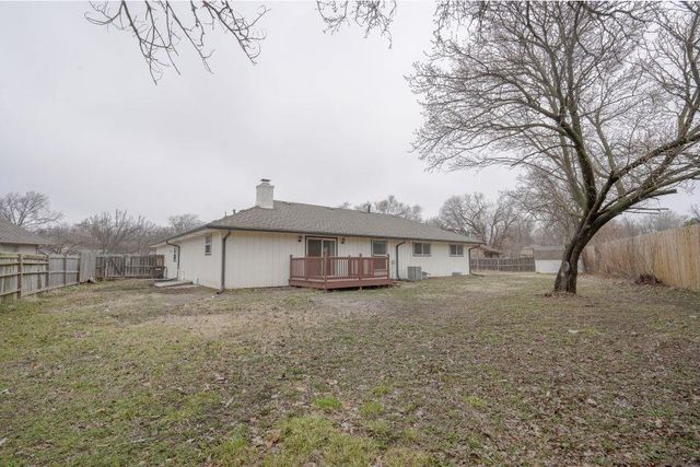 104 N Burr Oak Rd, Wichita, KS 67206