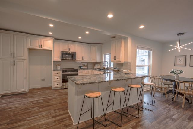 104 N Burr Oak Rd, Wichita, KS 67206