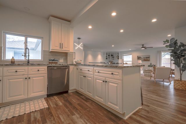 104 N Burr Oak Rd, Wichita, KS 67206