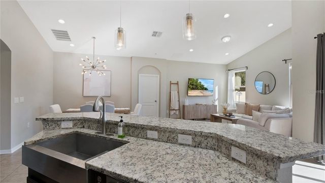 5160 APPENINE LOOP E, St Cloud, FL 34771