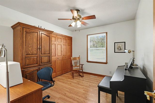 380 Whispering Oaks Drive, Muskegon, MI 49442