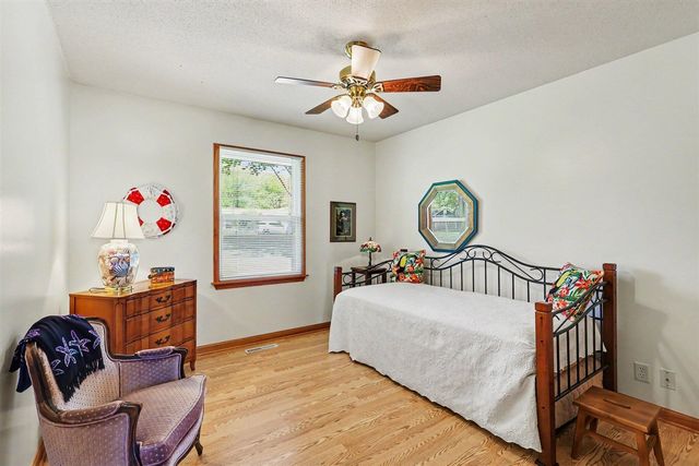 380 Whispering Oaks Drive, Muskegon, MI 49442