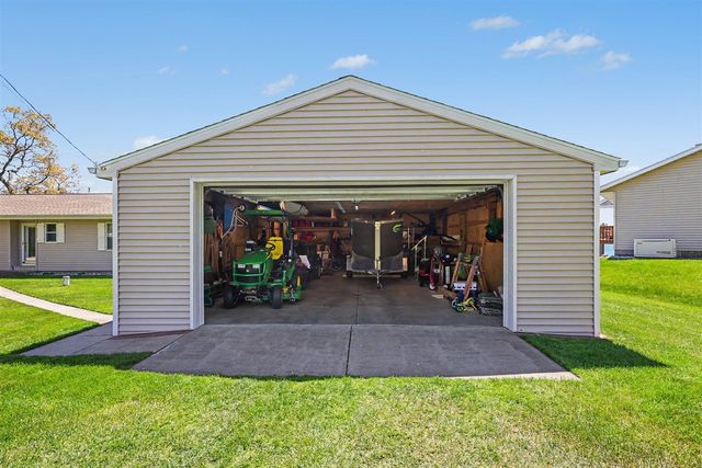 380 Whispering Oaks Drive, Muskegon, MI 49442