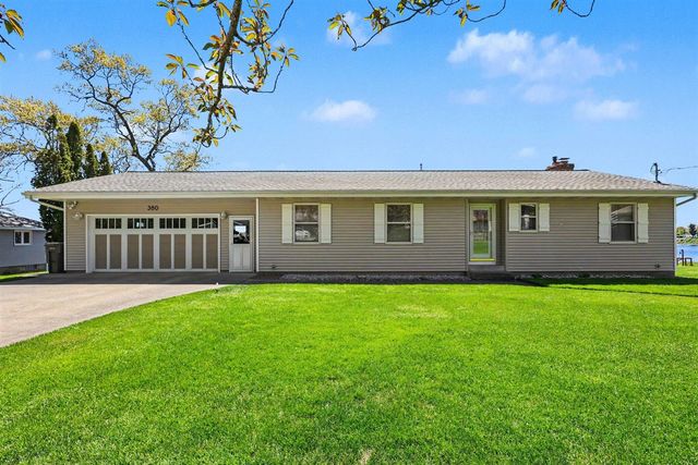 380 Whispering Oaks Drive, Muskegon, MI 49442