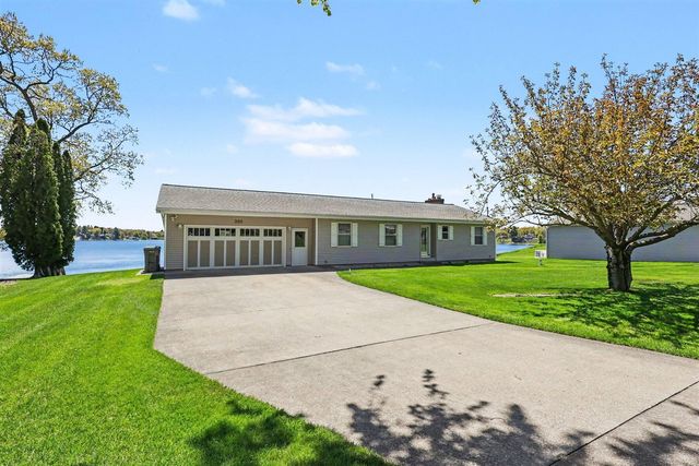 380 Whispering Oaks Drive, Muskegon, MI 49442