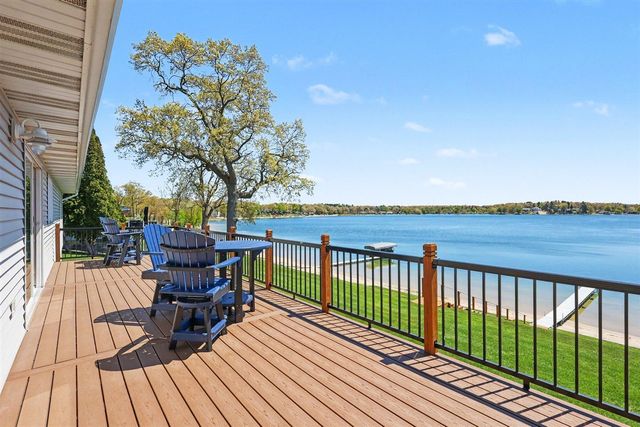 380 Whispering Oaks Drive, Muskegon, MI 49442