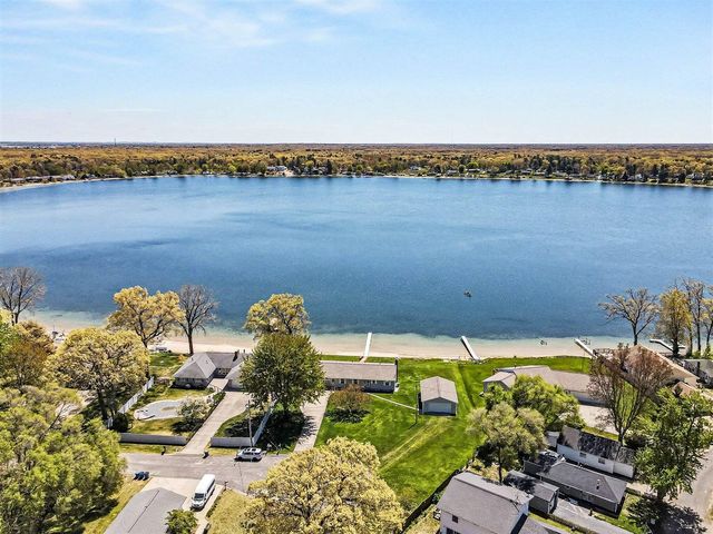 380 Whispering Oaks Drive, Muskegon, MI 49442