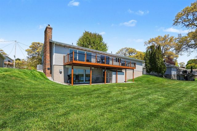 380 Whispering Oaks Drive, Muskegon, MI 49442
