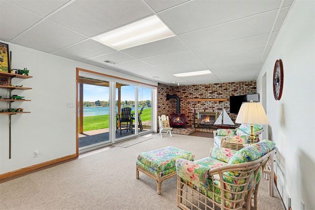 380 Whispering Oaks Drive, Muskegon, MI 49442