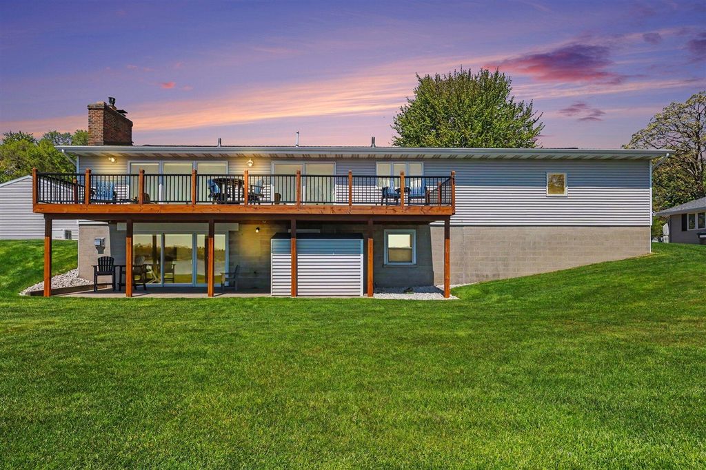 380 Whispering Oaks Drive, Muskegon, MI 49442