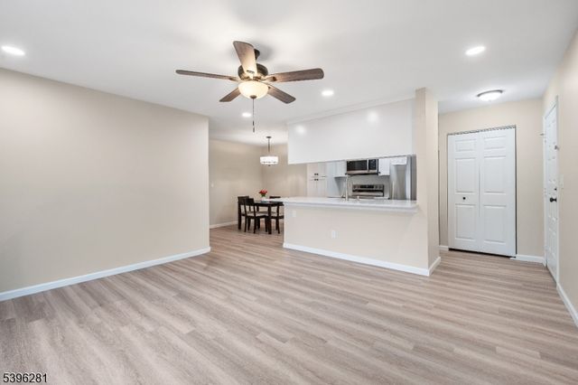 41 Bolton Ct, Franklin Twp., NJ 08873