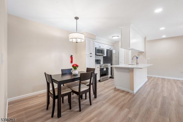 41 Bolton Ct, Franklin Twp., NJ 08873