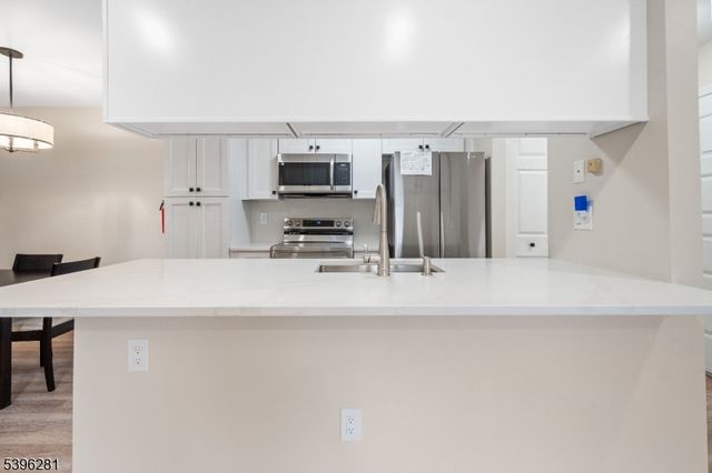 41 Bolton Ct, Franklin Twp., NJ 08873