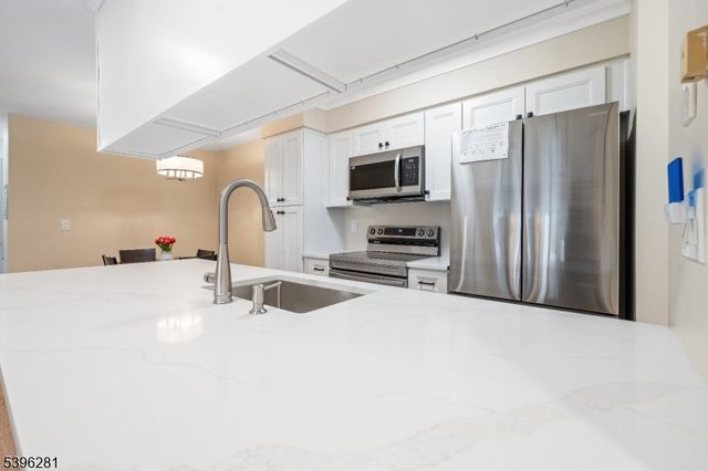 41 Bolton Ct, Franklin Twp., NJ 08873