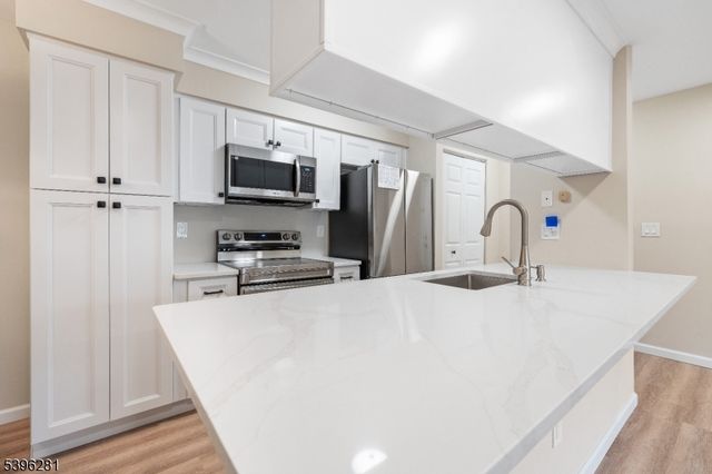 41 Bolton Ct, Franklin Twp., NJ 08873