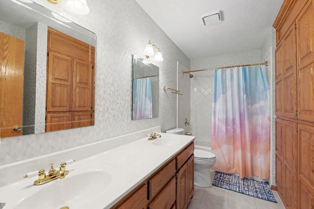 12020 W Ridgepoint Ct, Wichita, KS 67235