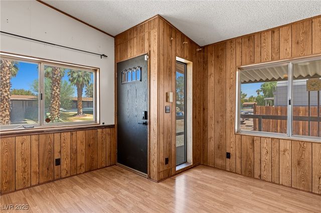 203 Trailzend Avenue, Overton, NV 89040