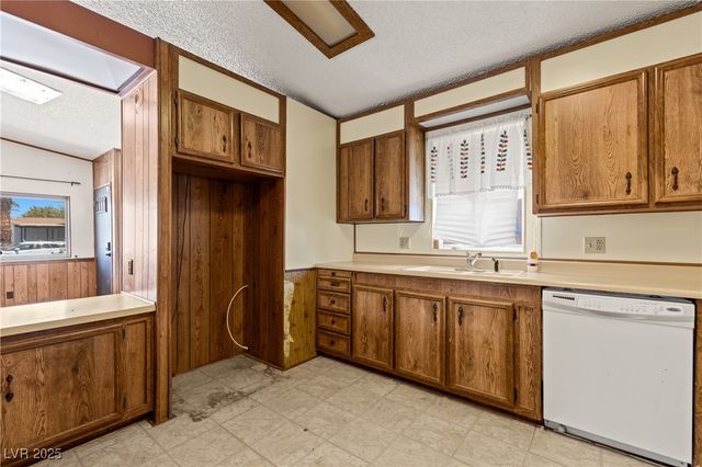 203 Trailzend Avenue, Overton, NV 89040