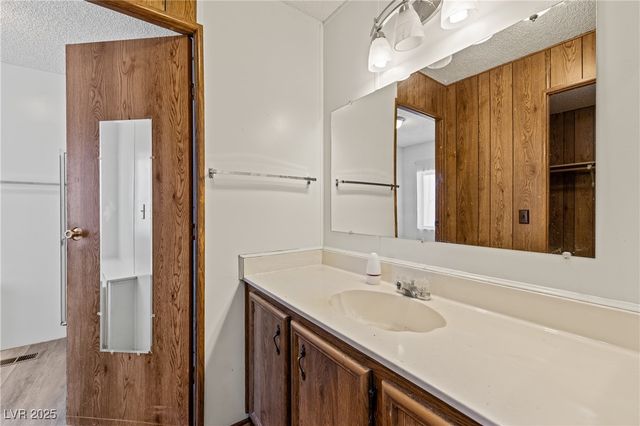 203 Trailzend Avenue, Overton, NV 89040