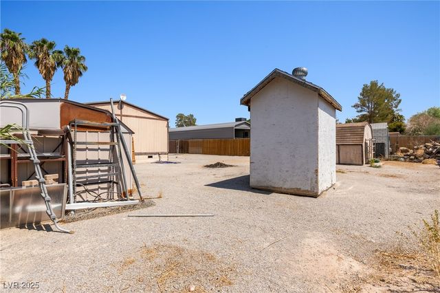 203 Trailzend Avenue, Overton, NV 89040