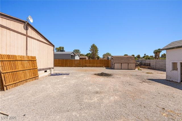 203 Trailzend Avenue, Overton, NV 89040