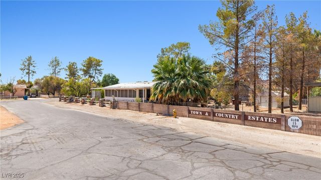 203 Trailzend Avenue, Overton, NV 89040