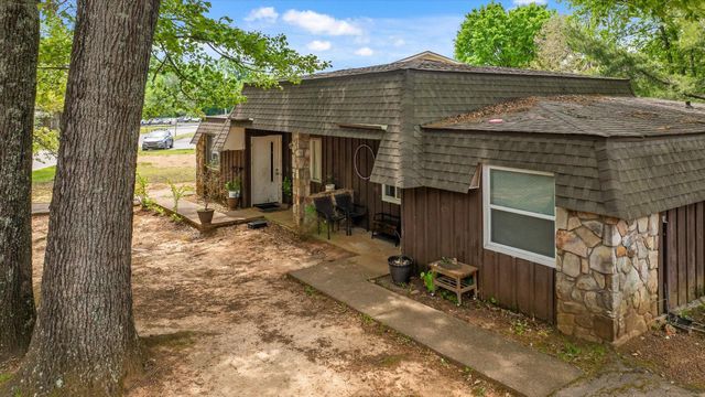 5217 Hickory Woods Lane, Hixson, TN 37343