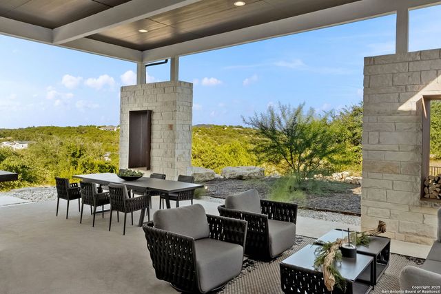 24108 Tres Arroyos, San Antonio, TX 78255