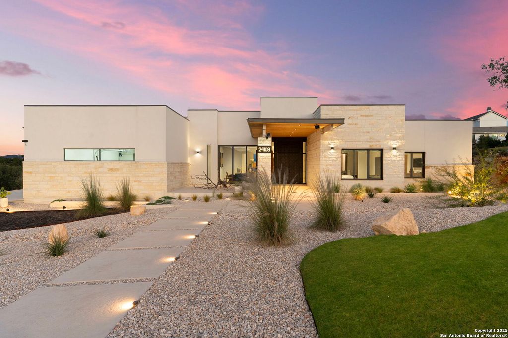 24108 Tres Arroyos, San Antonio, TX 78255