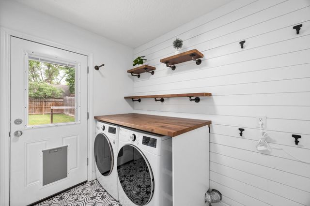 14206 Locke Lane, Houston, TX 77077