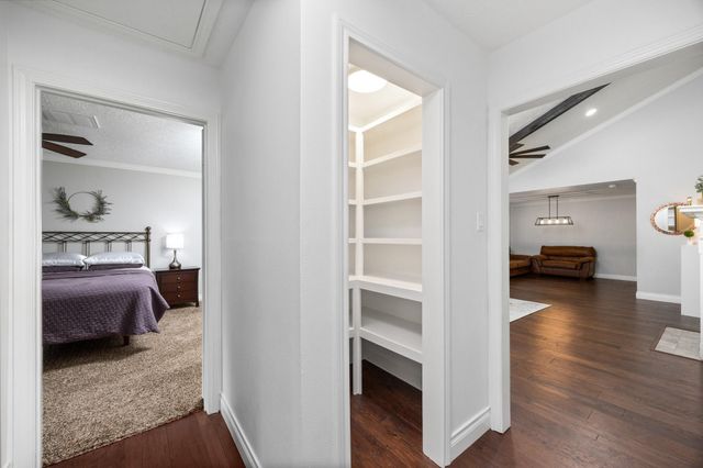 14206 Locke Lane, Houston, TX 77077