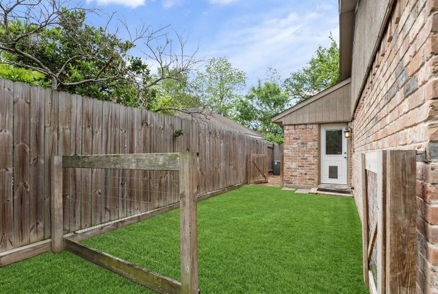 14206 Locke Lane, Houston, TX 77077