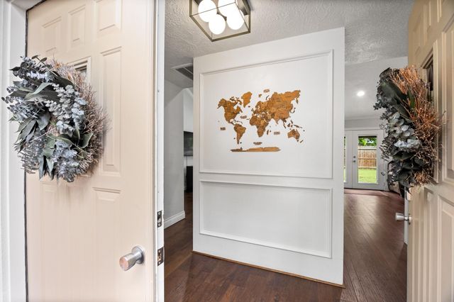 14206 Locke Lane, Houston, TX 77077