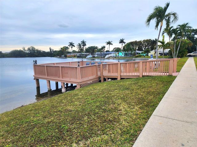 2223 Park Lane 105, Hollywood, FL 33021
