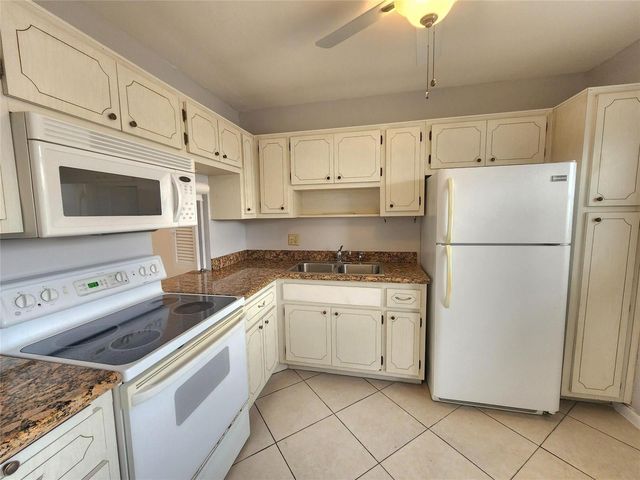 2223 Park Lane 105, Hollywood, FL 33021
