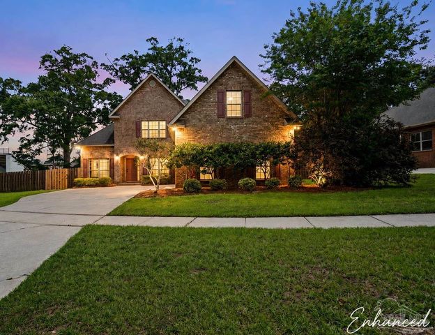 2106 Staff Dr, Cantonment, FL 32533
