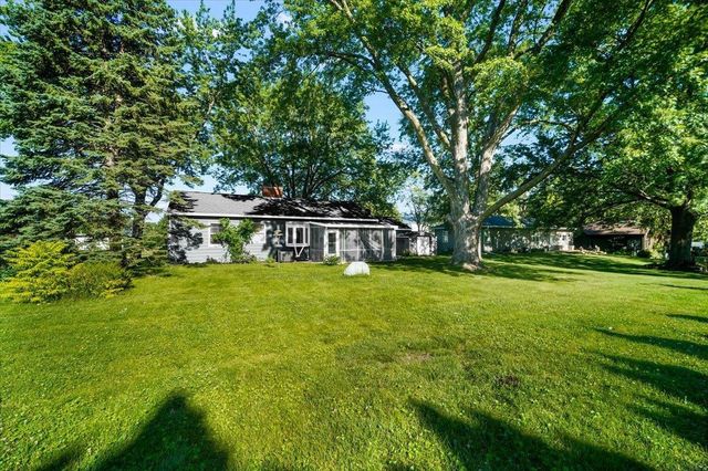 3314 Scenic Dr, Cedar Falls, IA 50613