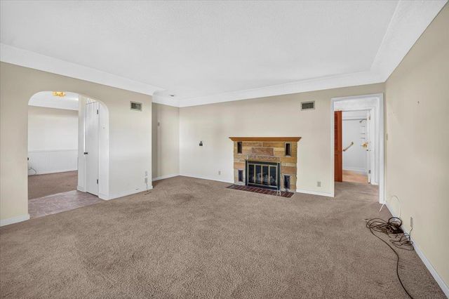 3314 Scenic Dr, Cedar Falls, IA 50613