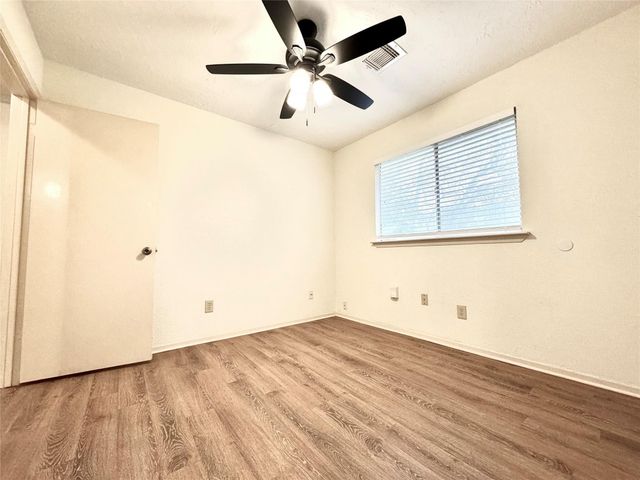 3030 Sherborne Street, Pearland, TX 77584