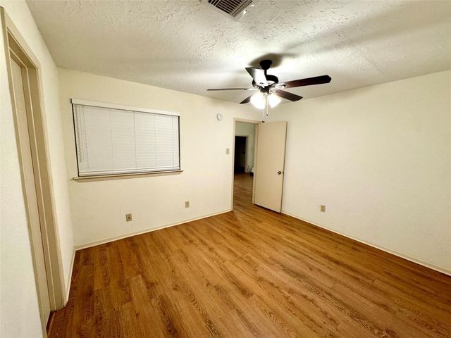 3030 Sherborne Street, Pearland, TX 77584