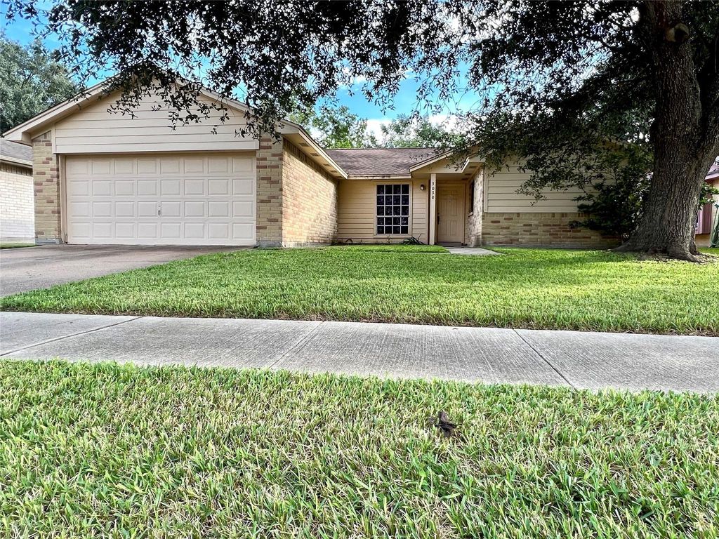 3030 Sherborne Street, Pearland, TX 77584