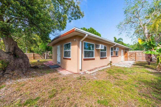 611 11TH STREET NW, Largo, FL 33770