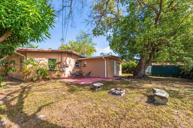 611 11TH STREET NW, Largo, FL 33770