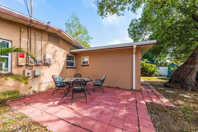 611 11TH STREET NW, Largo, FL 33770