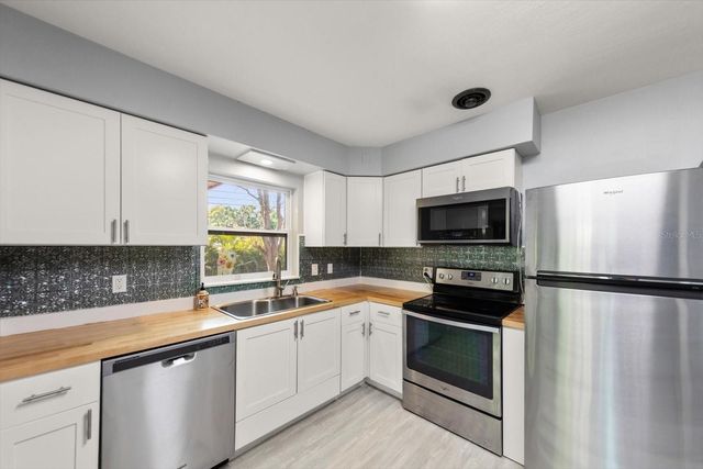 611 11TH STREET NW, Largo, FL 33770