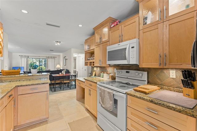 7310 SUNSHINE SKYWAY LANE S 112, St Petersburg, FL 33711