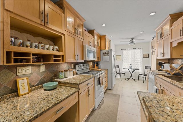 7310 SUNSHINE SKYWAY LANE S 112, St Petersburg, FL 33711